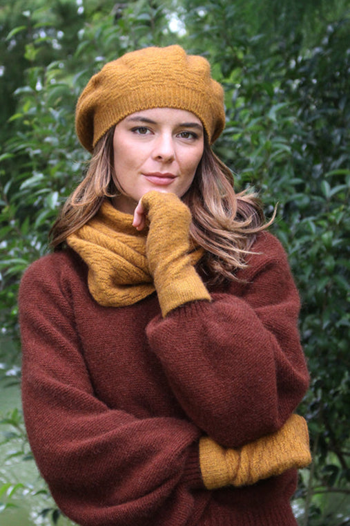 Dash Possum Merino Fingerless Mitten
