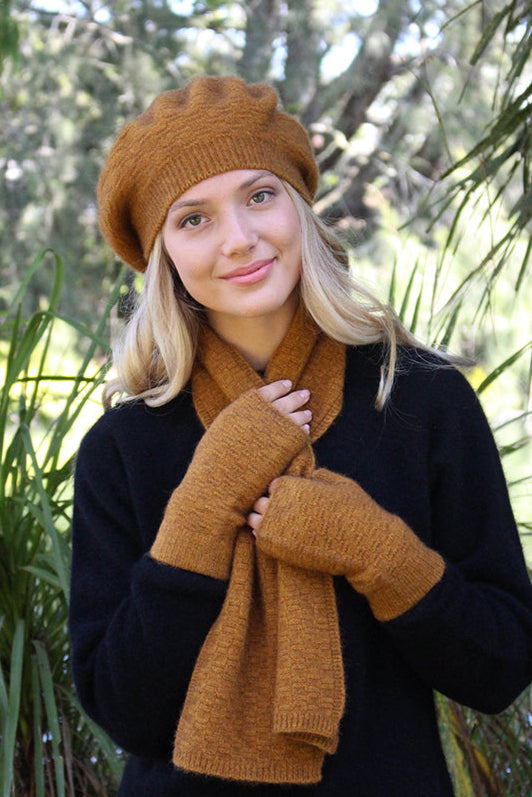 Dash Possum Merino Keyhole Scarf