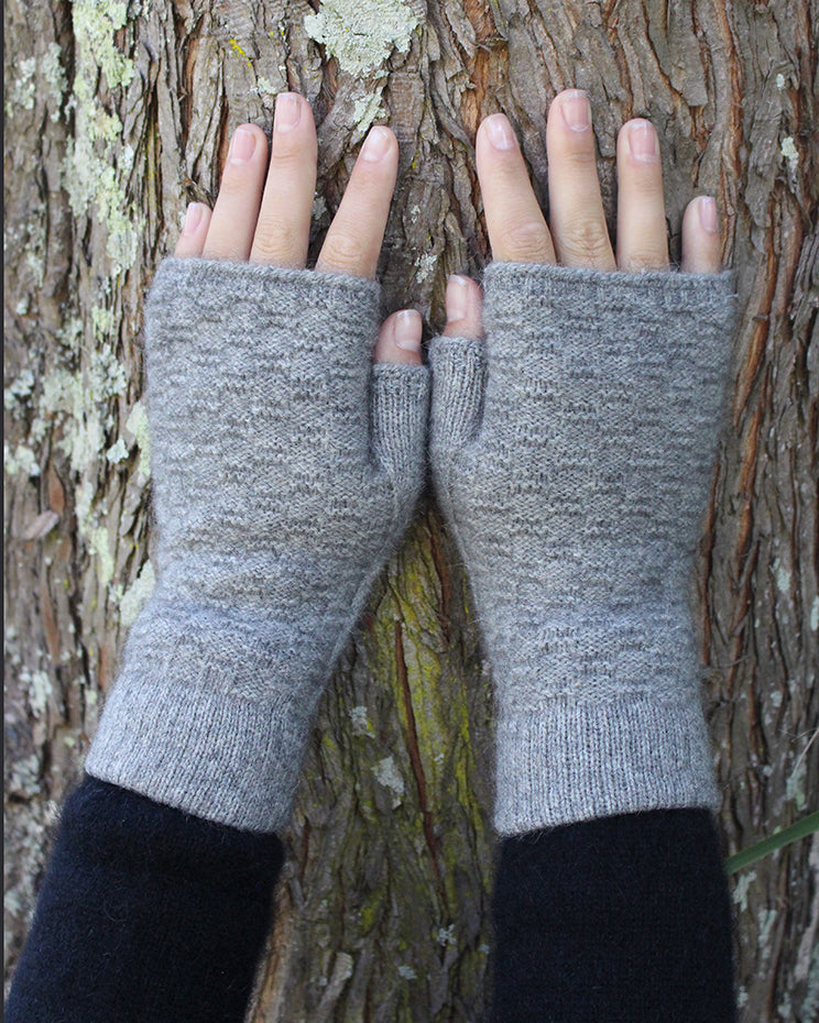Dash Possum Merino Fingerless Mitten
