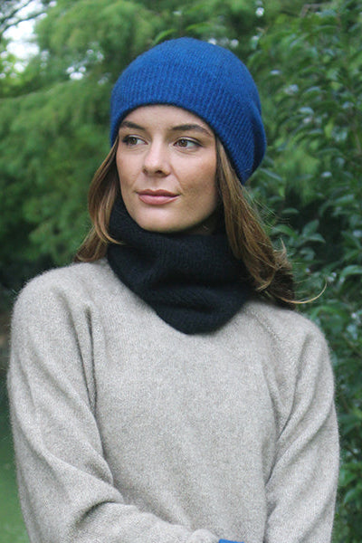 Ribbed Possum Merino Neck Gaiter Secondary image