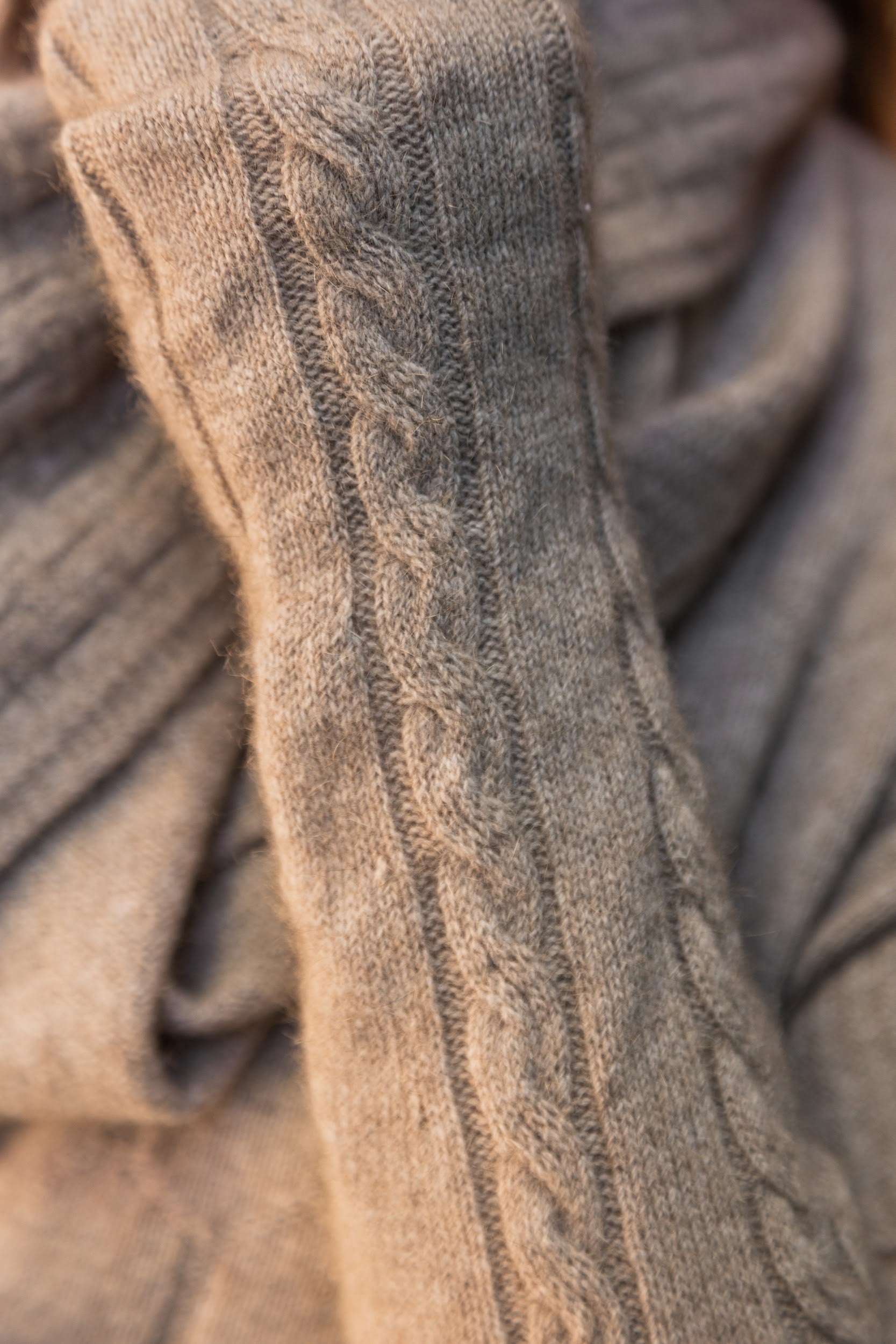 Possum Merino Long Cable Glovelet