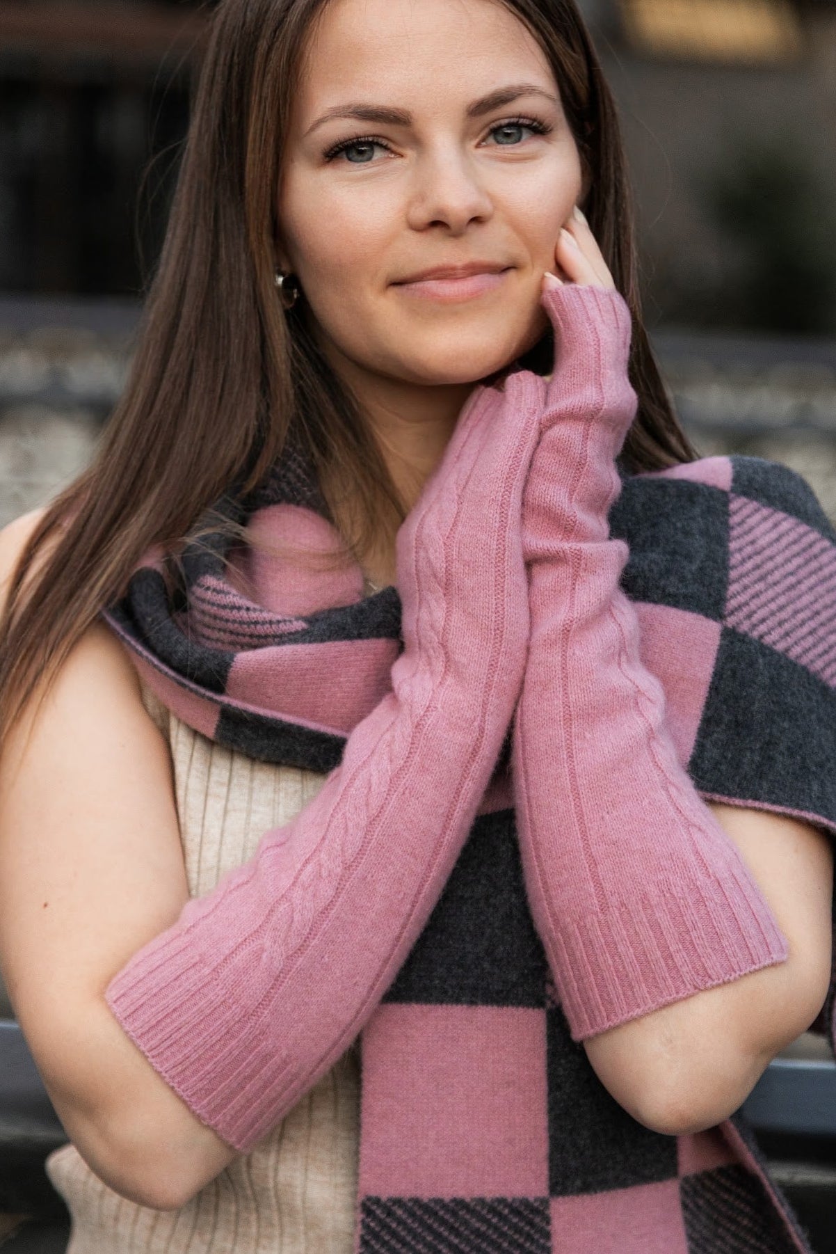 Possum Merino Long Cable Glovelet Main image