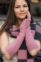 Possum Merino Long Cable Glovelet