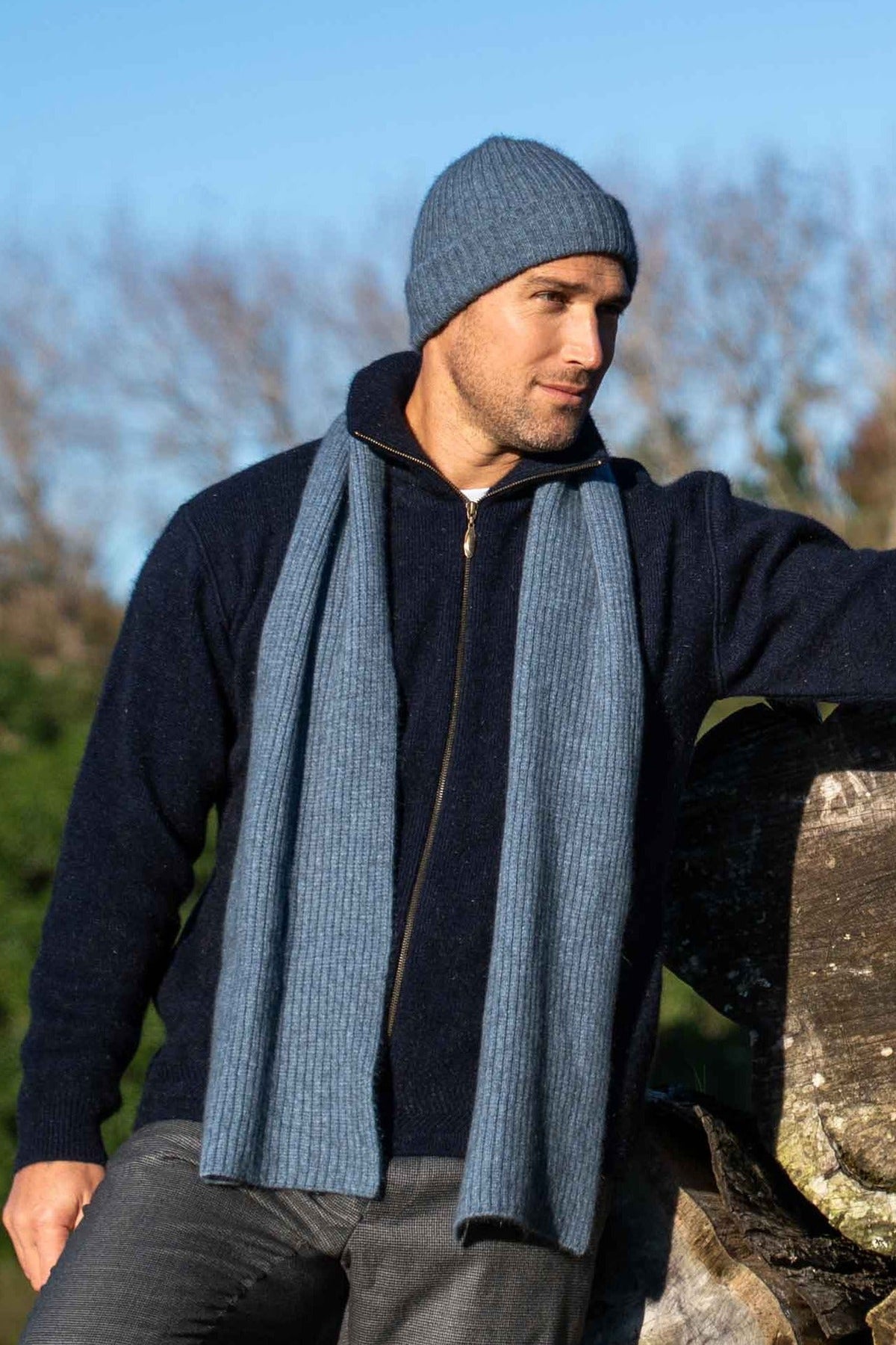 Ribbed Keyhole Possum Merino Scarf Main image