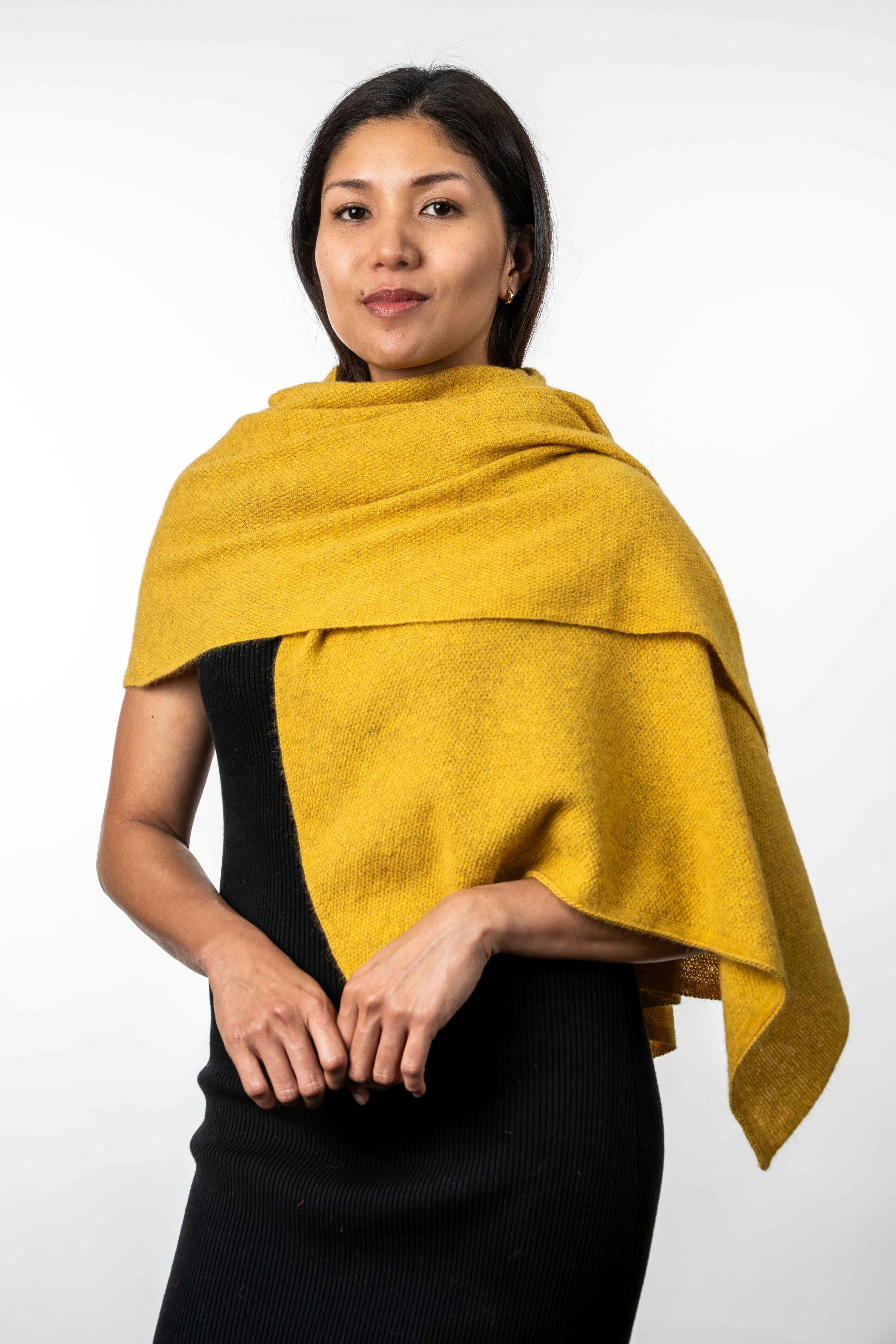 Lightweight Moss Stitch Possum Merino Wrap Secondary image