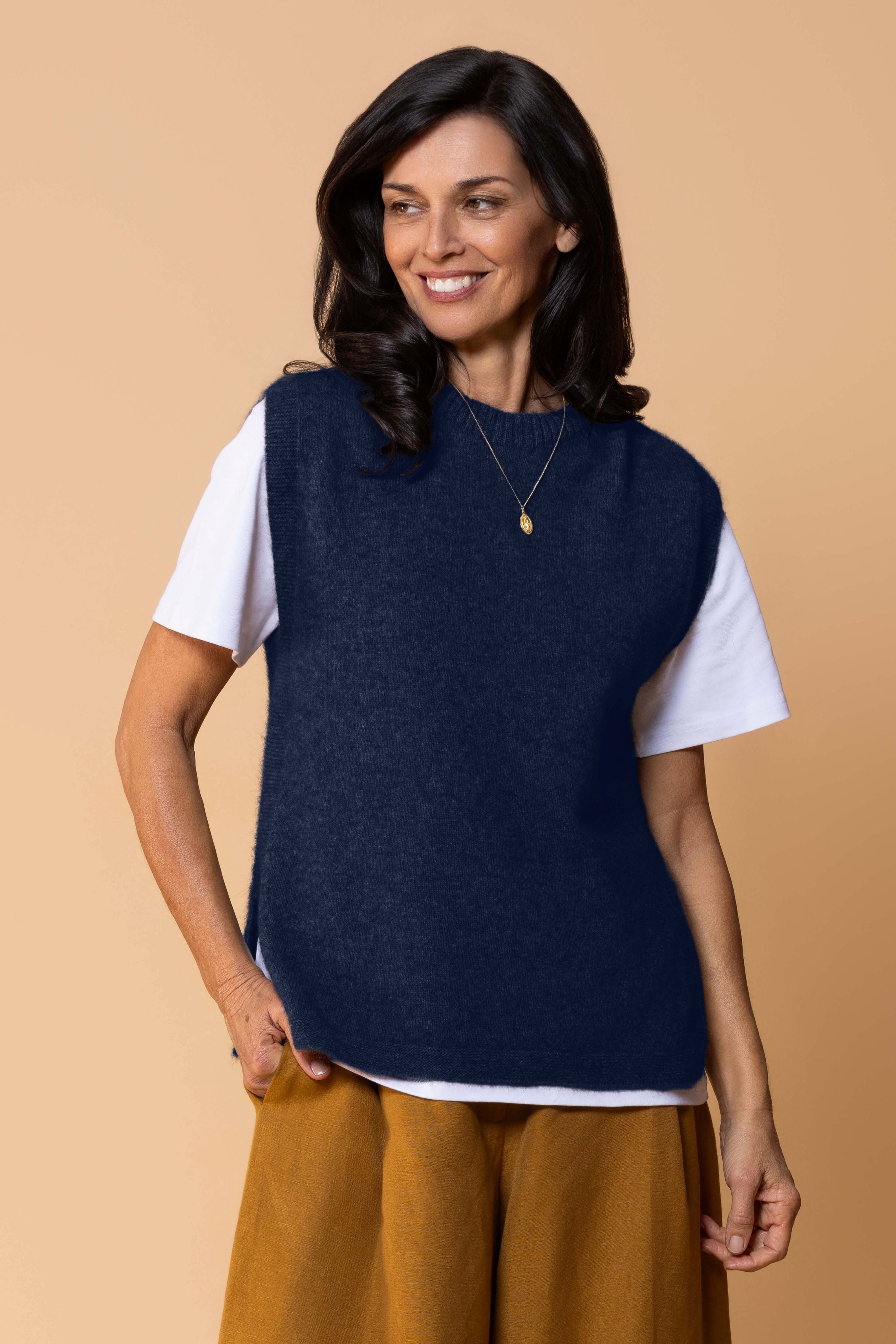 Kowhai Possum Merino Vest Secondary image