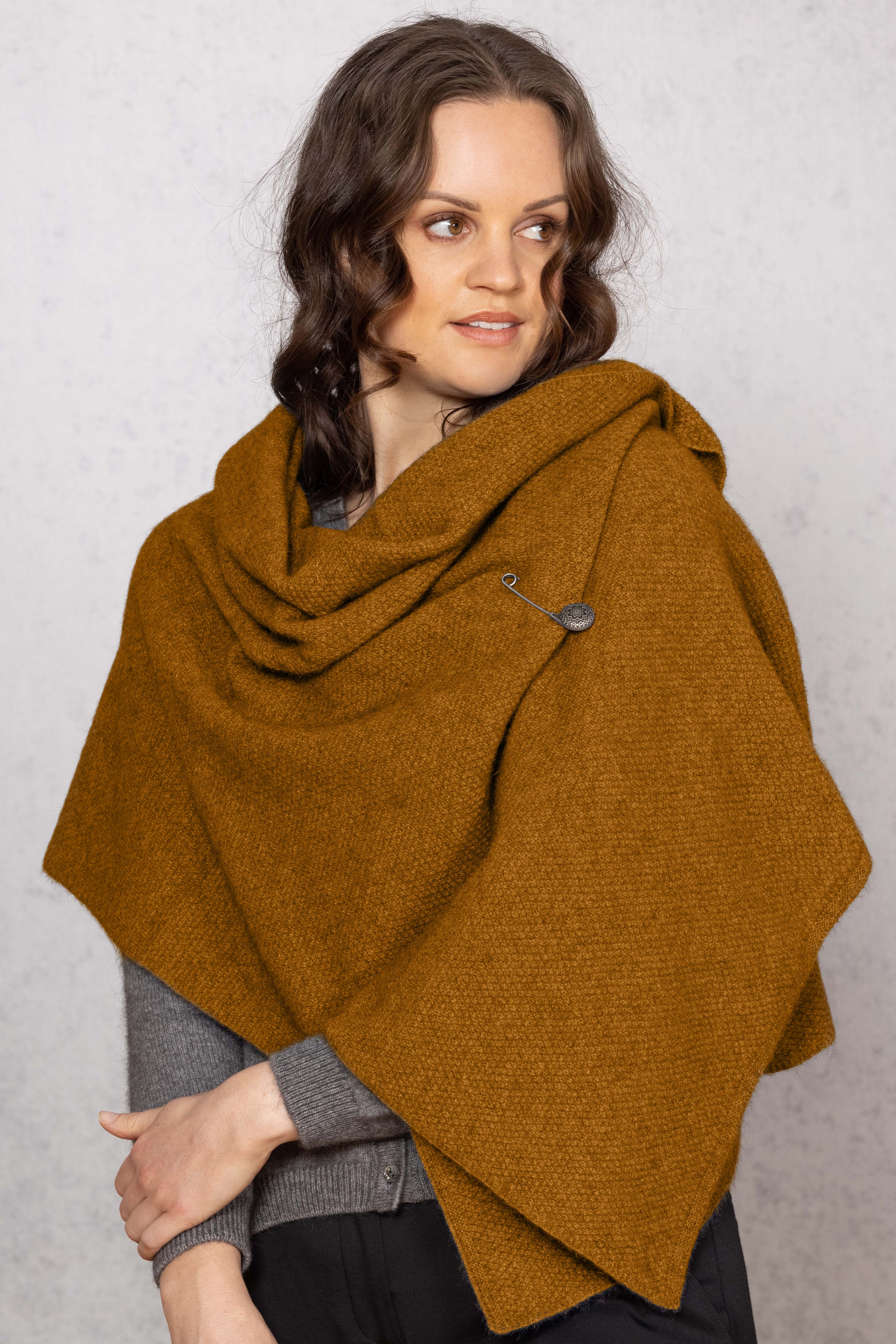 Moss Stitch Possum Merino Shawl Secondary image