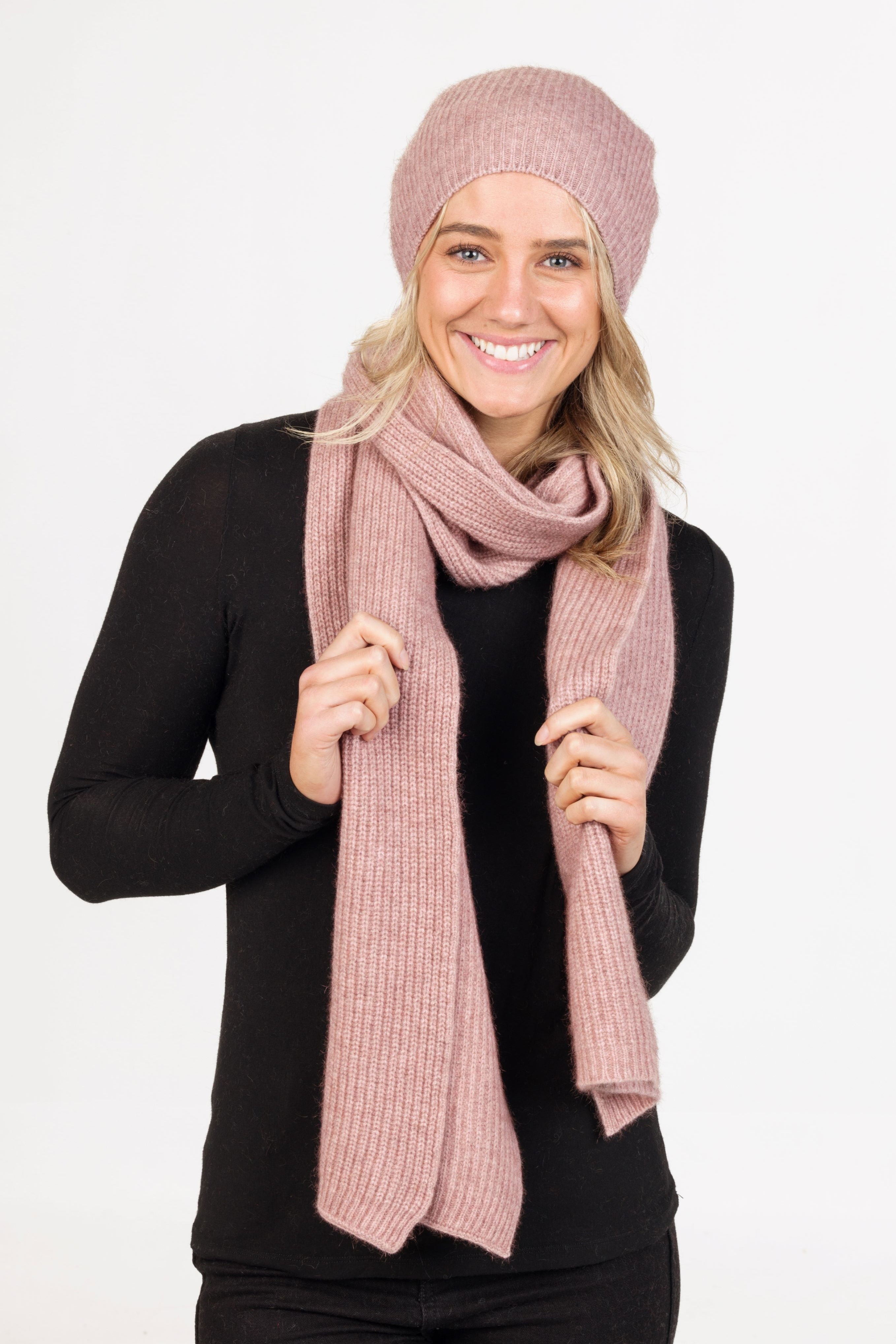 Slouch Possum Merino Scarf Secondary image