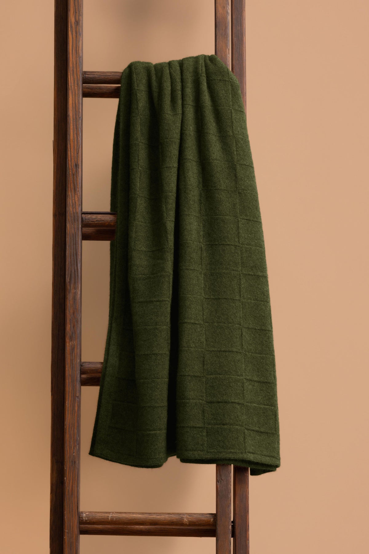 Queen Possum Merino Throw