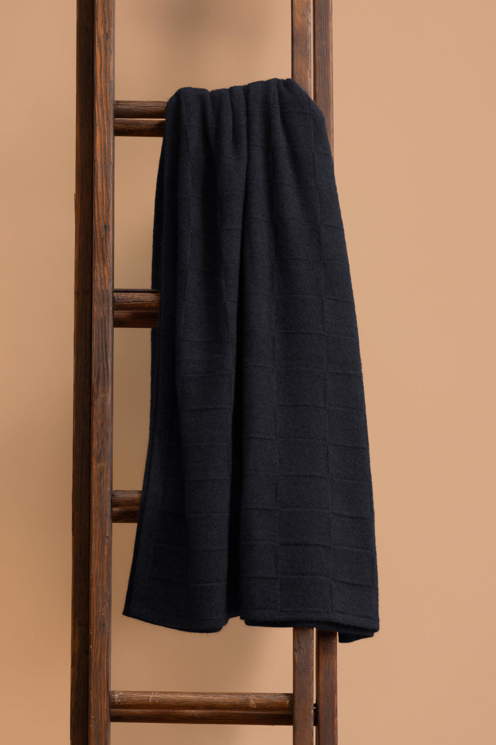 Queen Possum Merino Throw