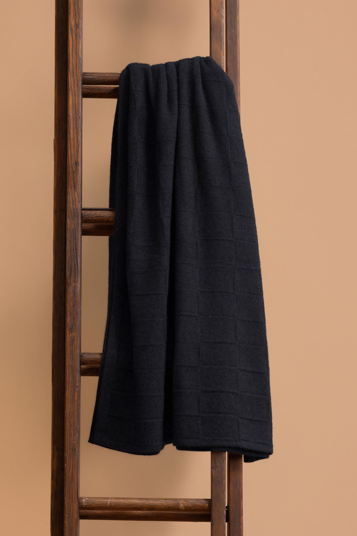 Queen Possum Merino Throw