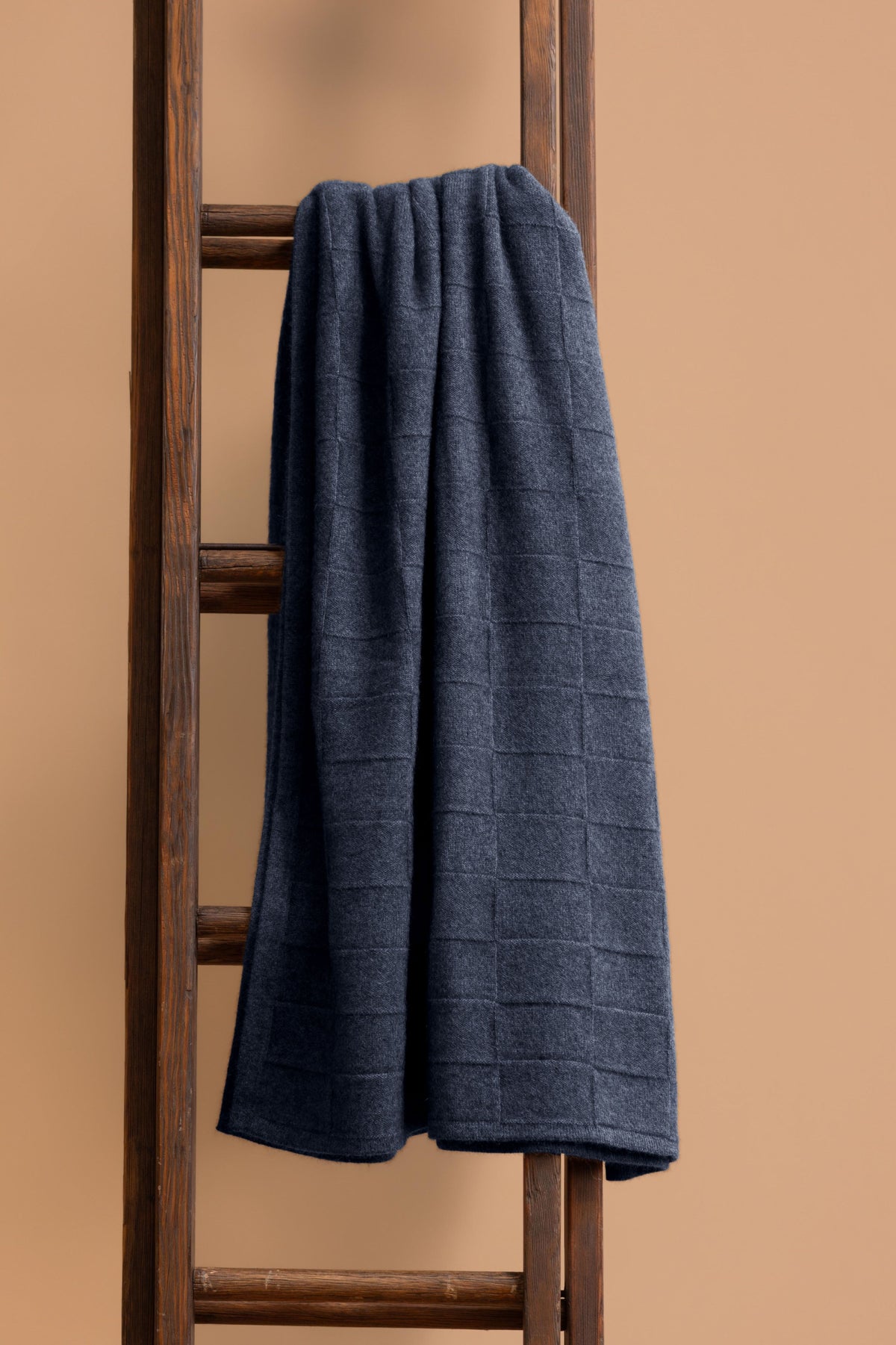 Queen Possum Merino Throw