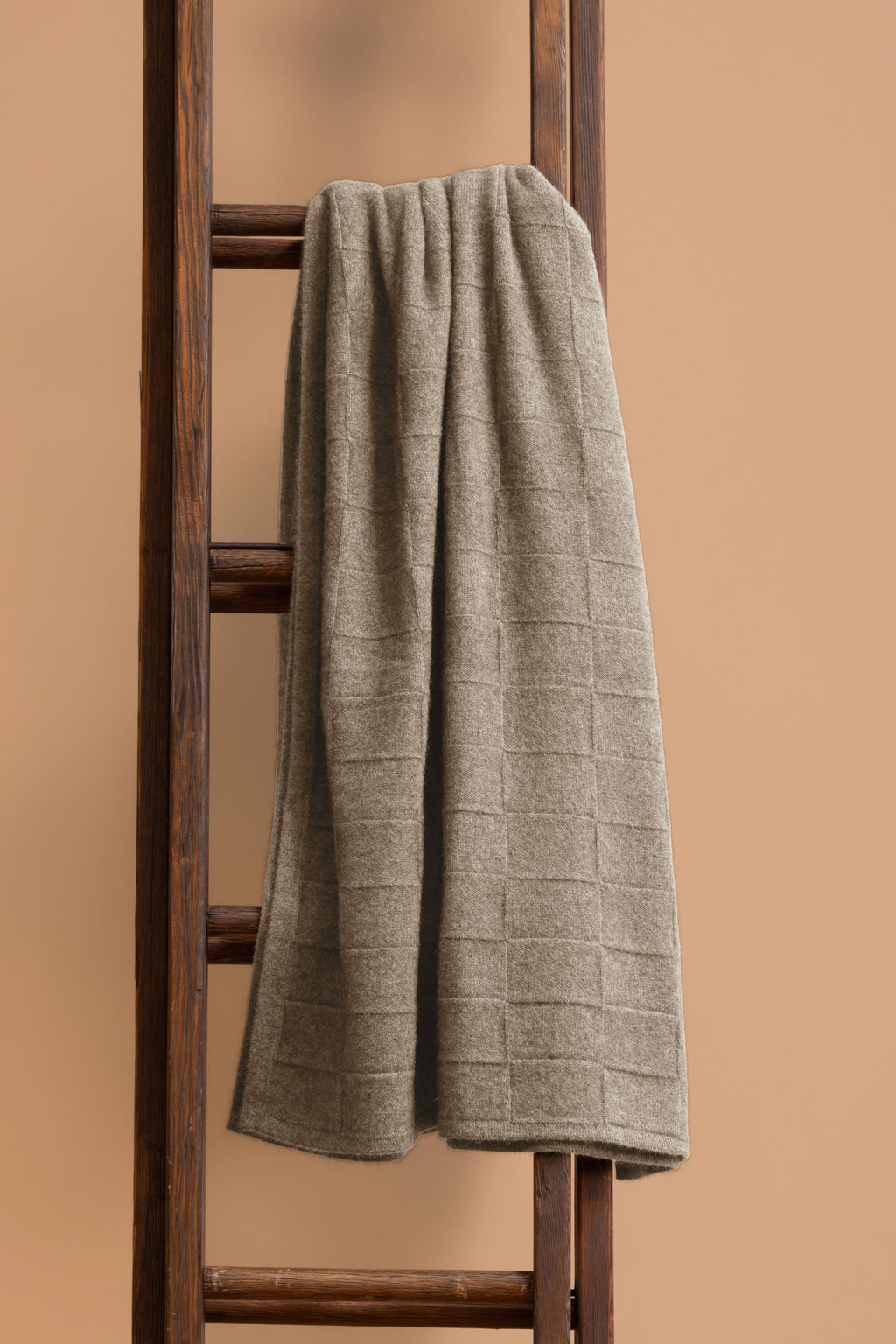 Queen Possum Merino Throw