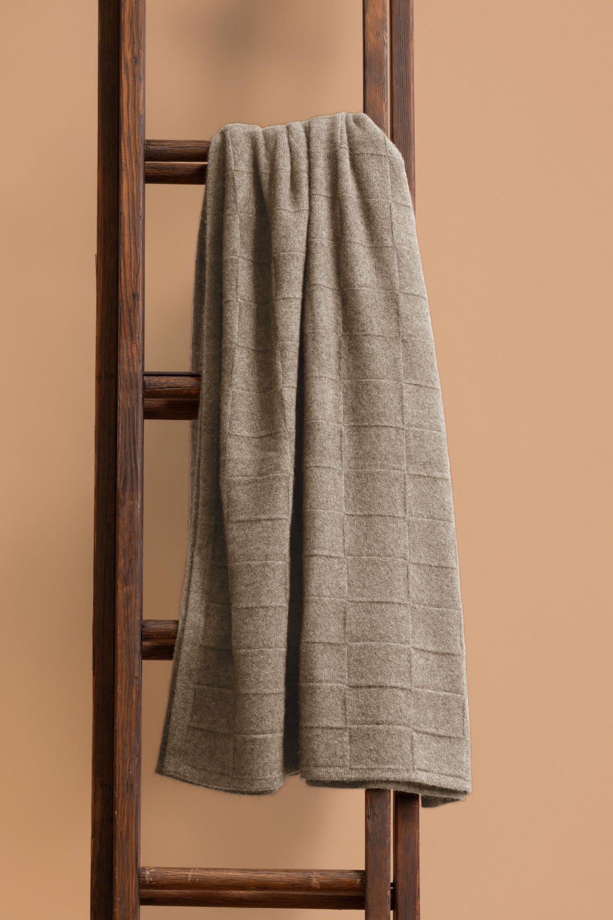 Queen Possum Merino Throw