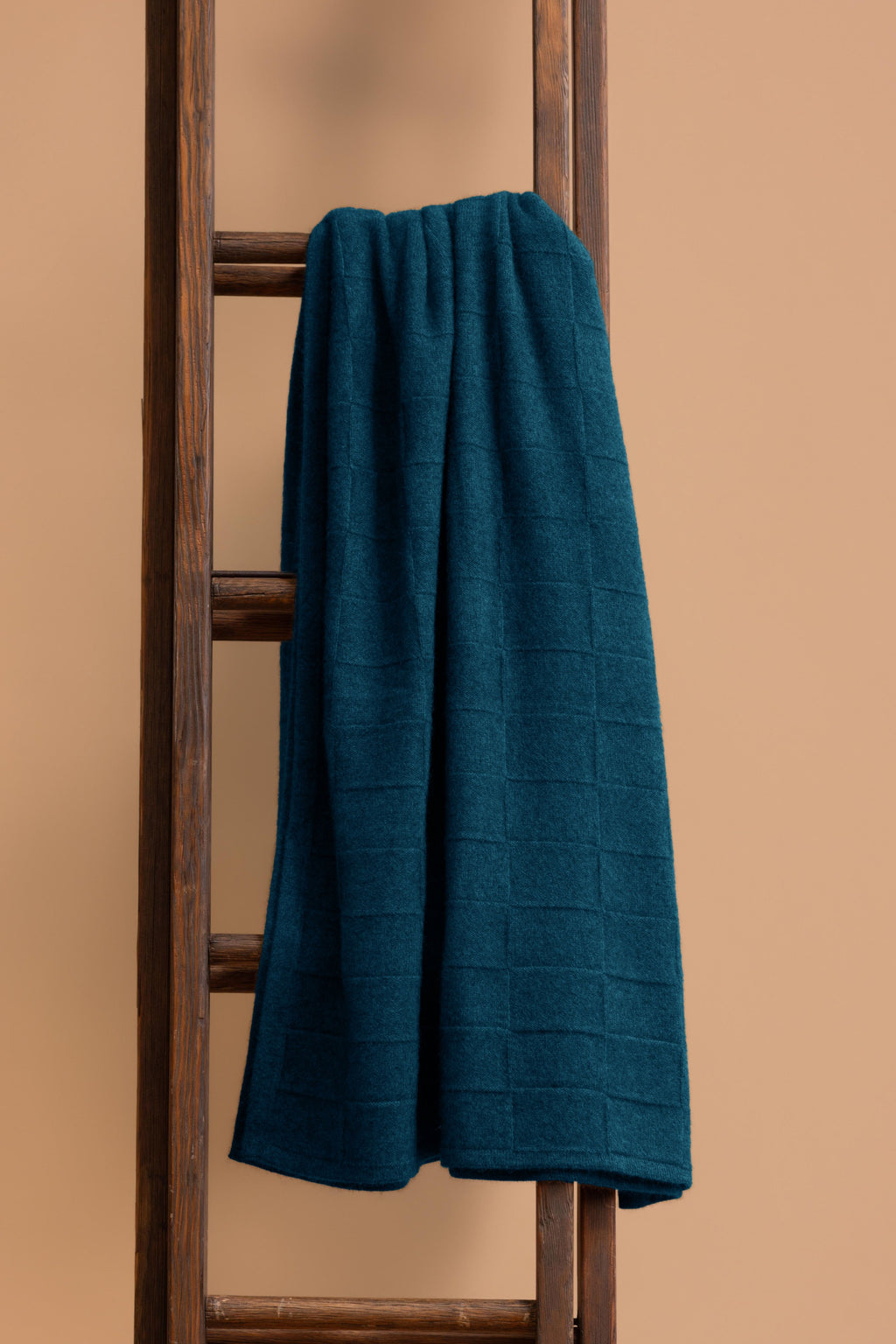 Queen Possum Merino Throw