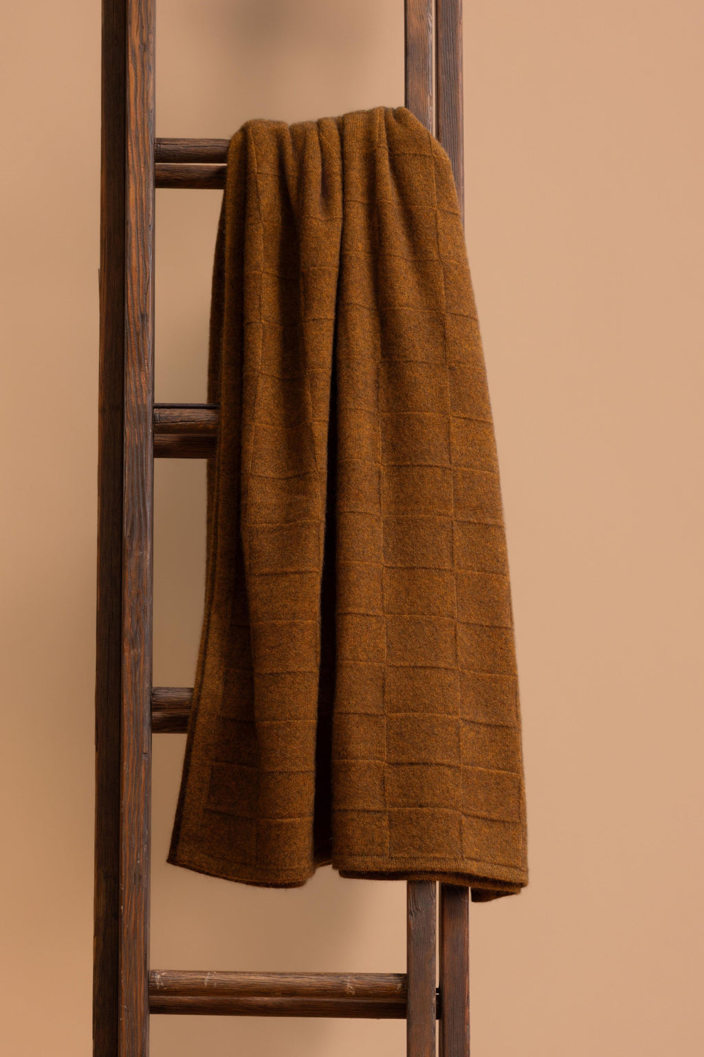 Queen Possum Merino Throw