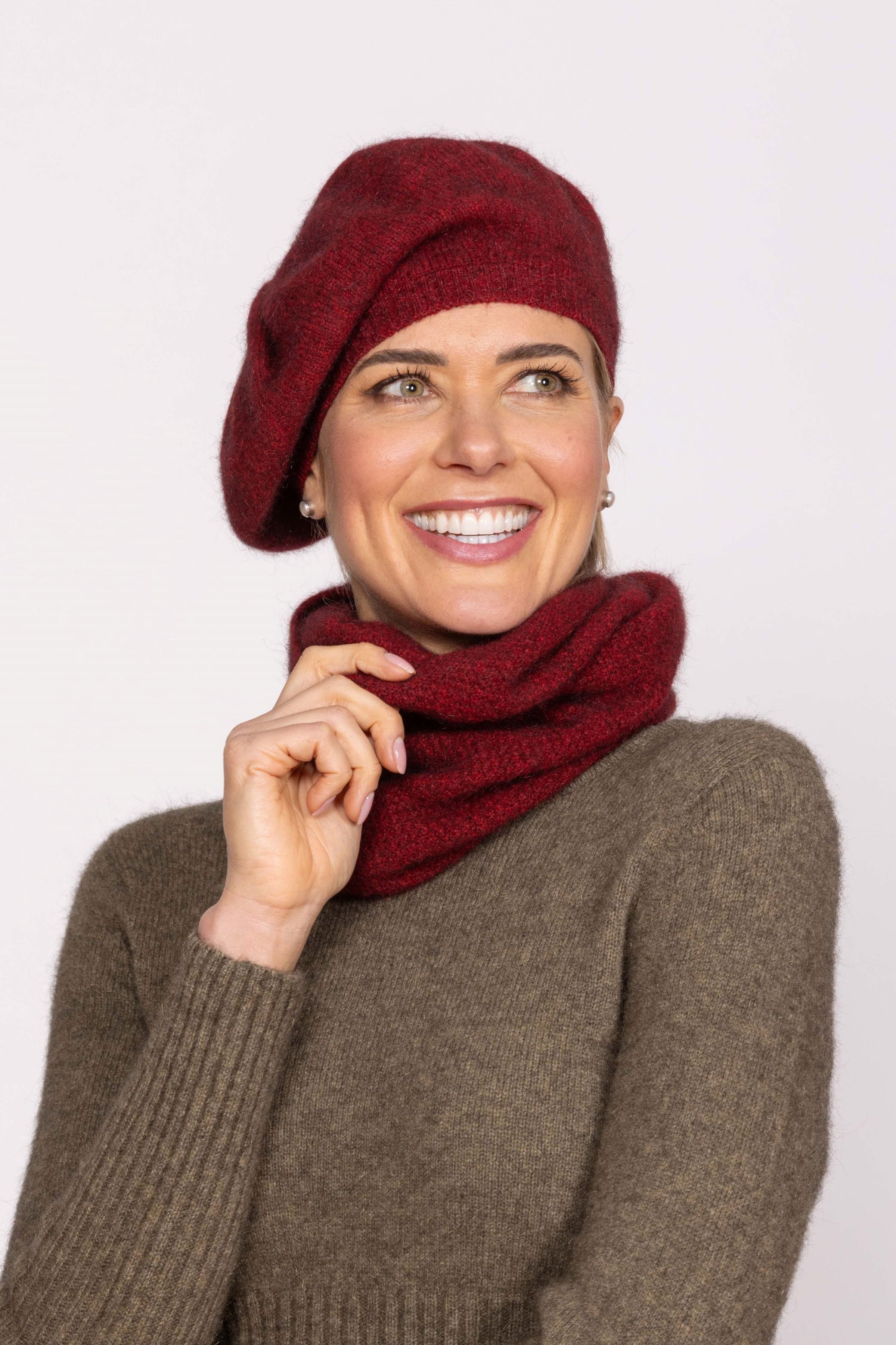 Versailles Possum Merino Beret Secondary image