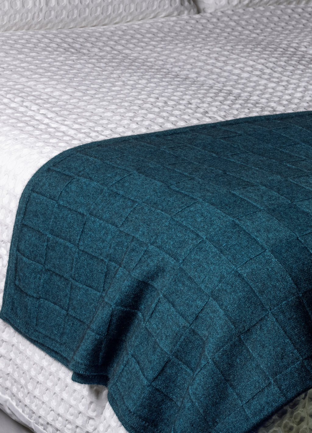 Queen Possum Merino Throw