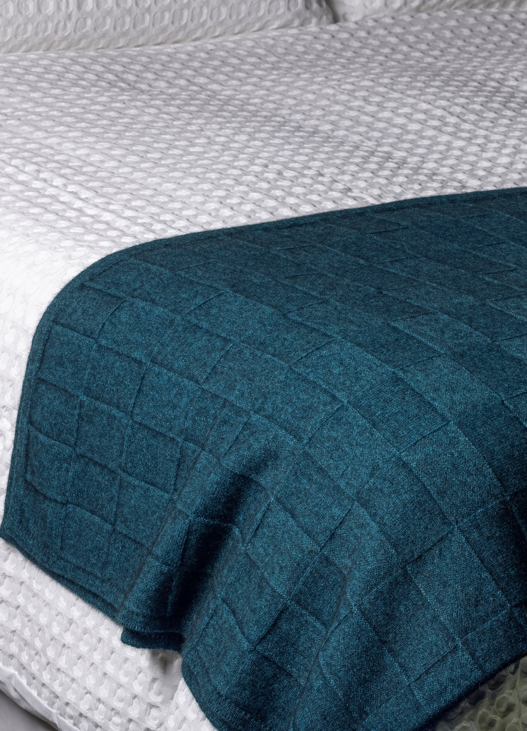 Queen Possum Merino Throw