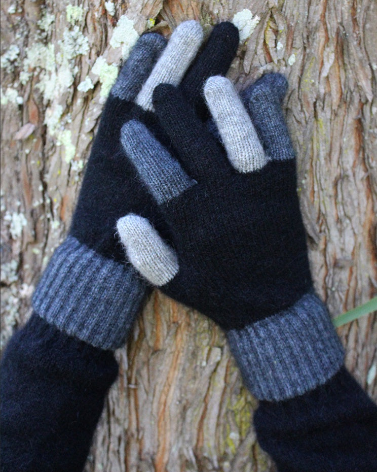 Tempo Possum Merino Glove Main image