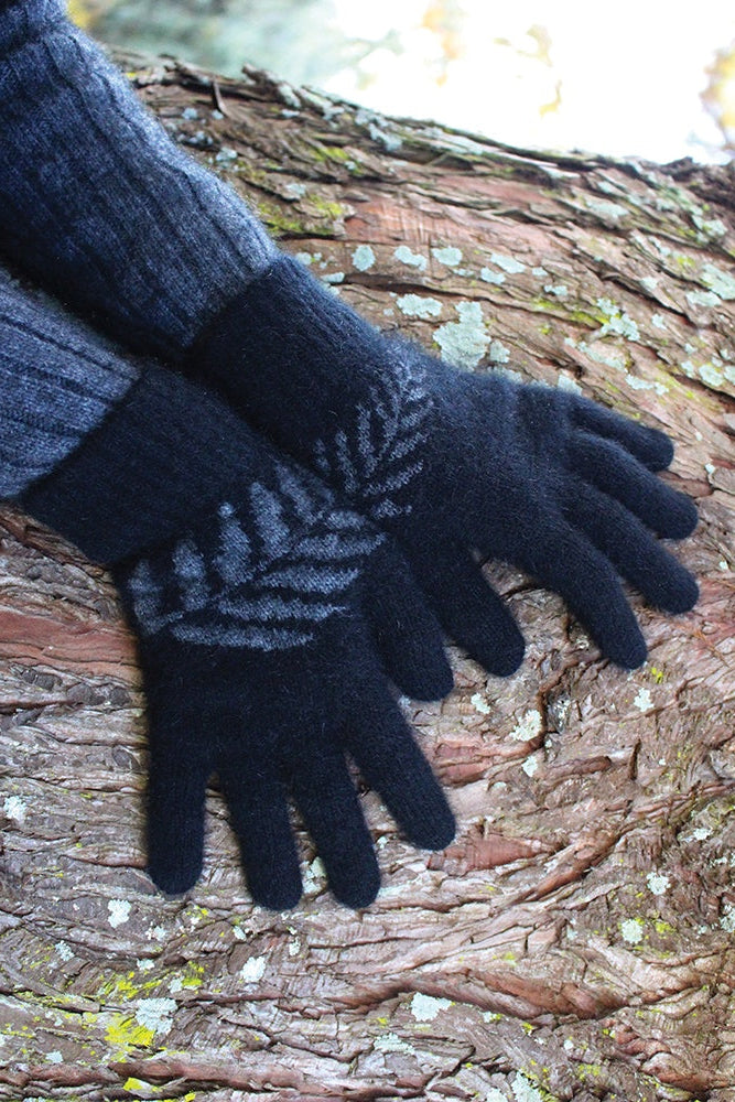 Fern Motif Possum Merino Glove
