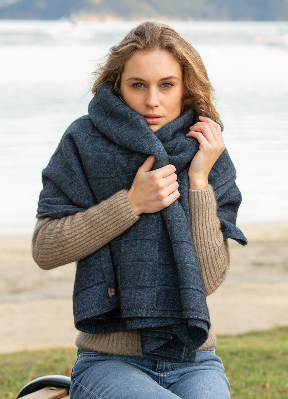 Queen Possum Merino Throw