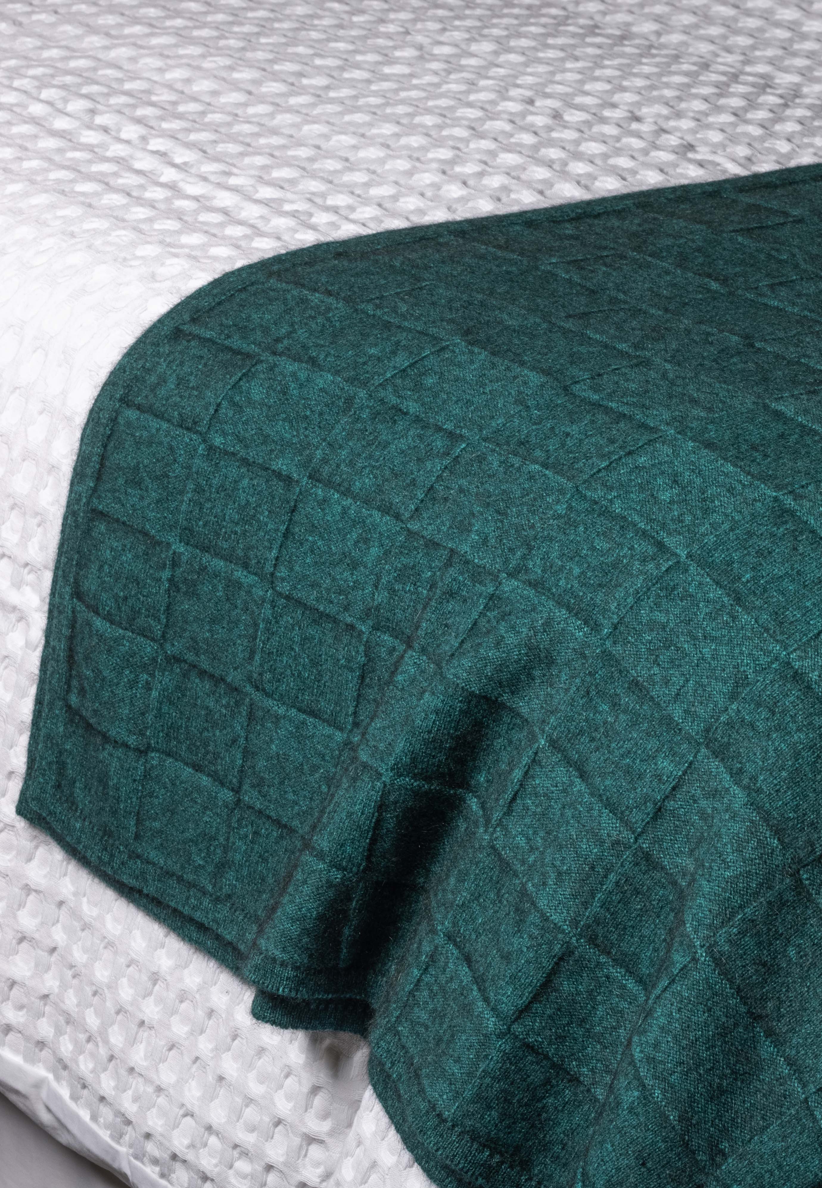 Queen Possum Merino Throw