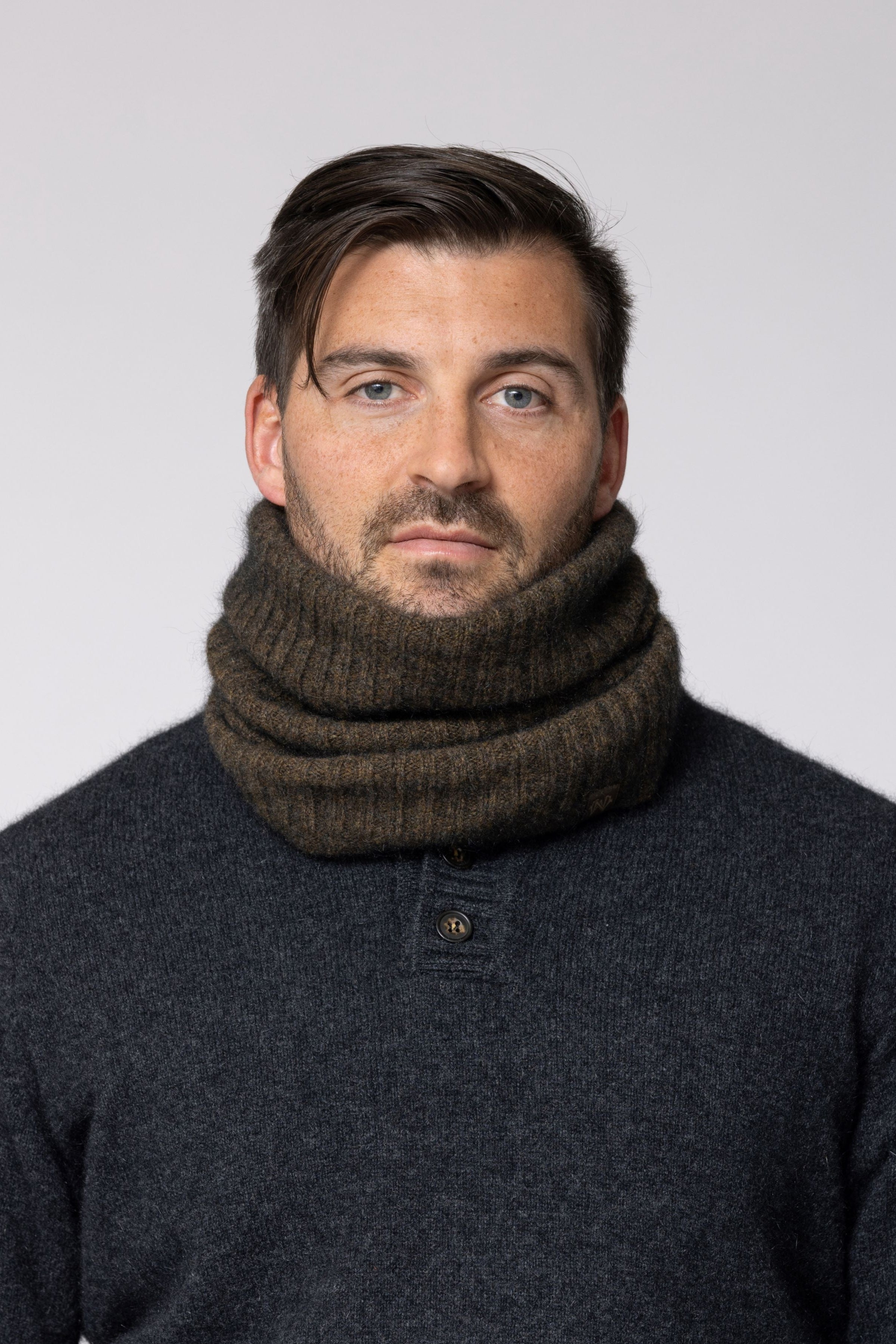 Rib Possum Merino Neck Warmer Secondary image